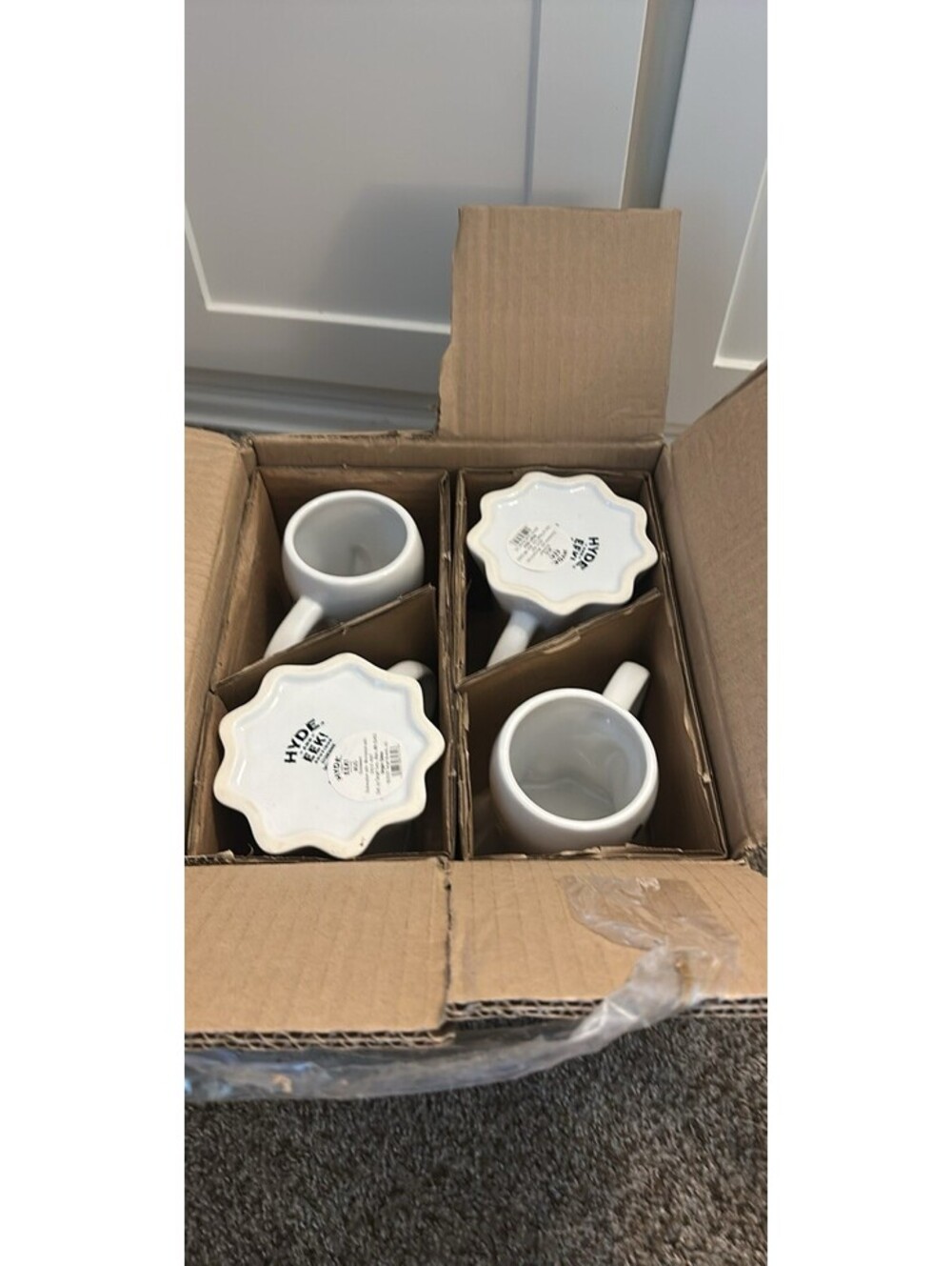 Set of 4 Hyde & Eek White Ghost Ceramic Mugs Target Halloween 15 oz New